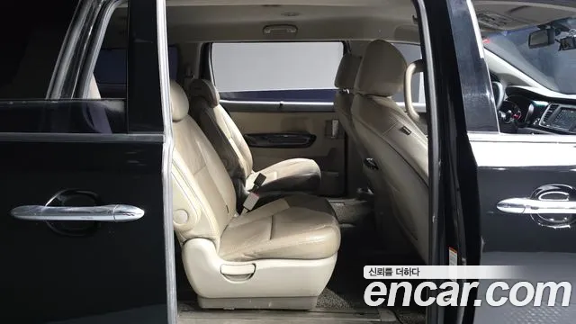 Kia Carnival 2018 thumb 12