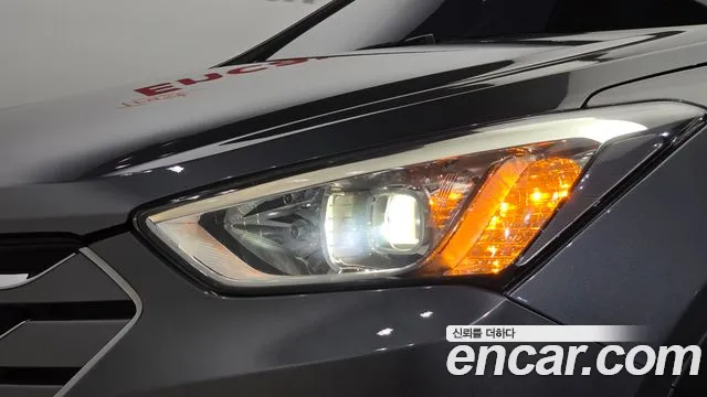 Hyundai Санта Фе 2012 thumb 10