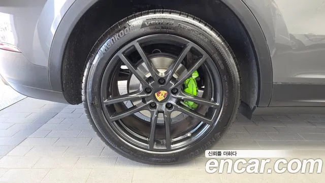 Porsche Cayenne 2019 thumb 9