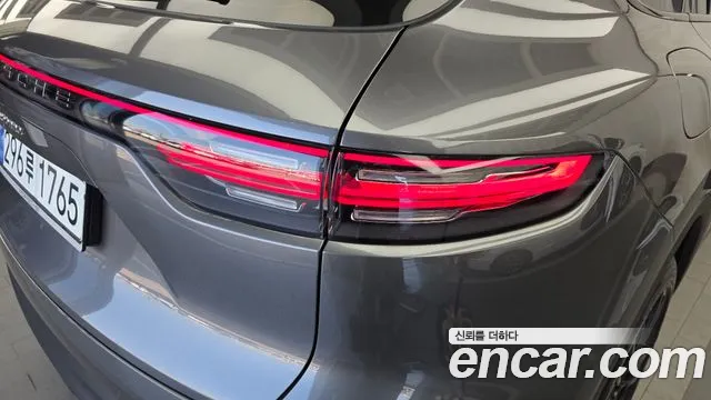 Porsche Cayenne 2019 thumb 12