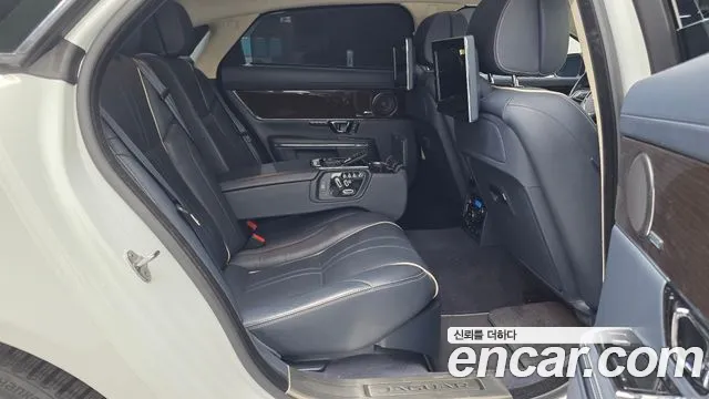 Jaguar XJ 2014 thumb 5