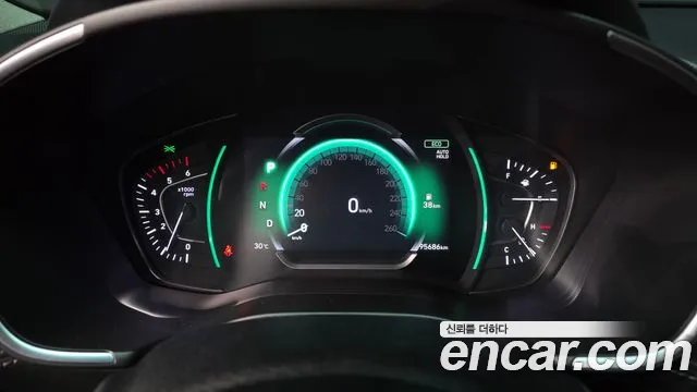 Hyundai Santa Fe 2018 thumb 4