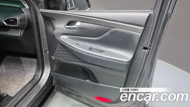 Hyundai Santa Fe 2018 thumb 2