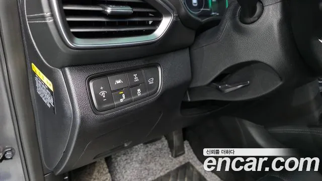Hyundai Santa Fe 2018 thumb 5