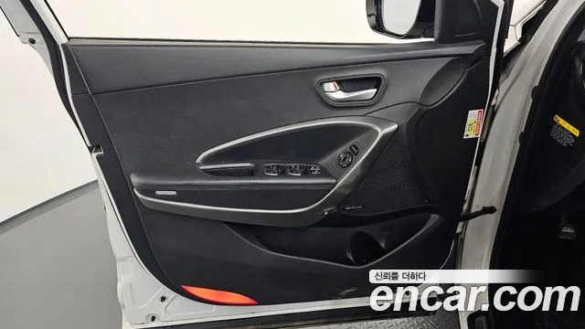 Hyundai Санта Фе 2014 thumb 4