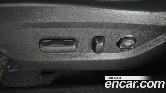Hyundai Санта Фе 2014 thumb 10