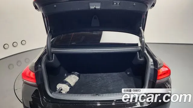 Genesis G80 2019 thumb 6