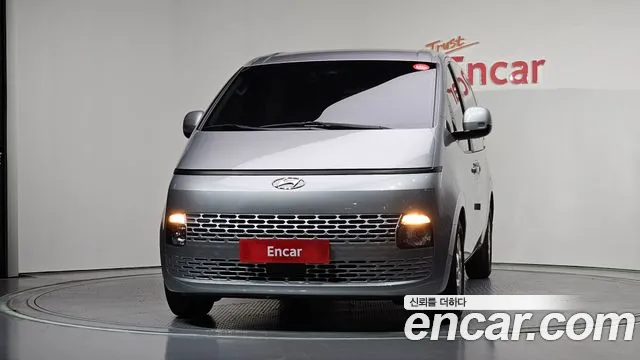 Hyundai Staria 2024 thumb 9
