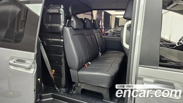 Hyundai Staria 2024 thumb 11