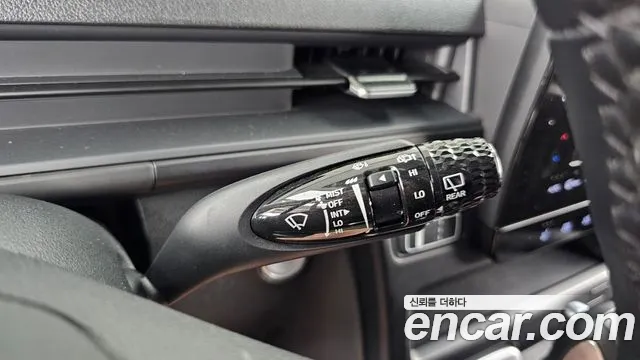 Hyundai Staria 2024 thumb 3