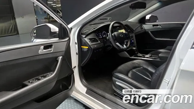 Hyundai LF 2015 thumb 10