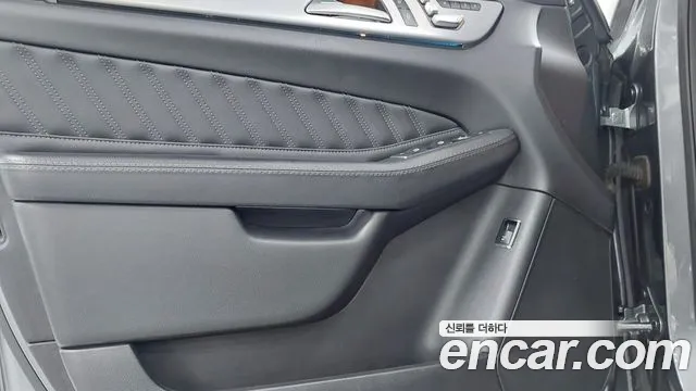 Mercedes-Benz GLE-Класс 2018 thumb 9