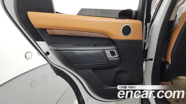 Land Rover Discovery 2018 thumb 2