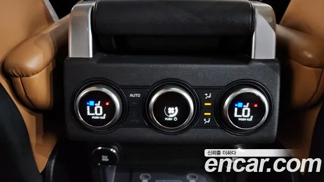 Land Rover Discovery 2018 thumb 8