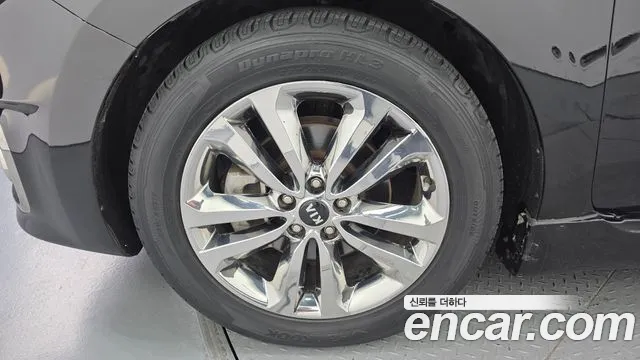 Kia Carnival 2015 thumb 3