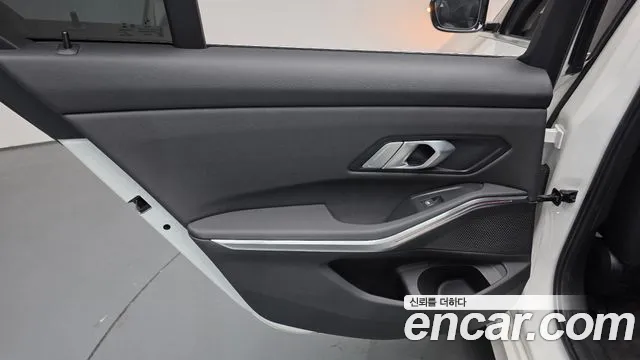 BMW 3 серии 2021 thumb 3