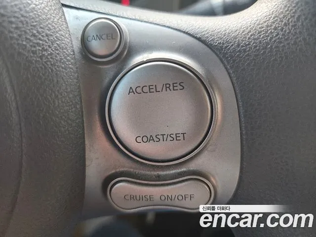 Nissan Cube 2013 thumb 8