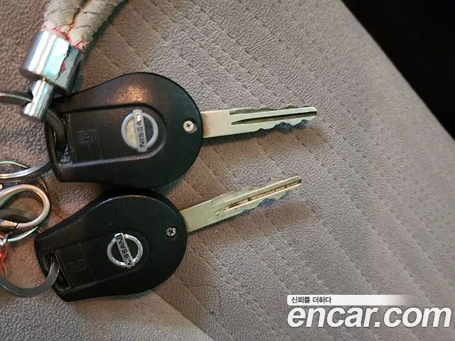 Nissan Cube 2013 thumb 9