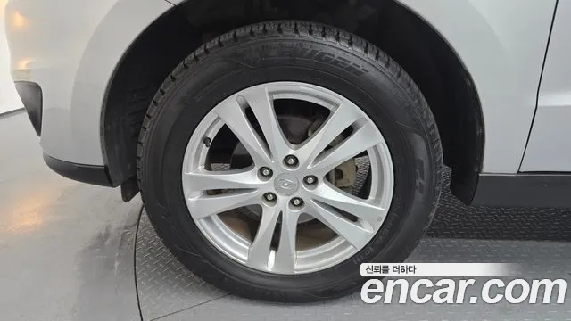 Hyundai Санта Фе 2011 thumb 4