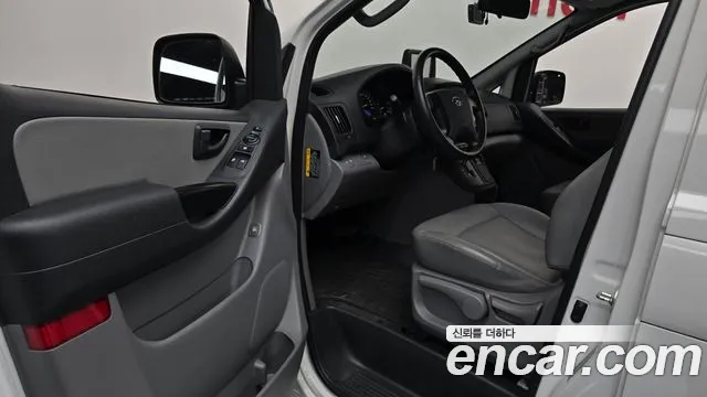 Hyundai Staria 2020 thumb 10