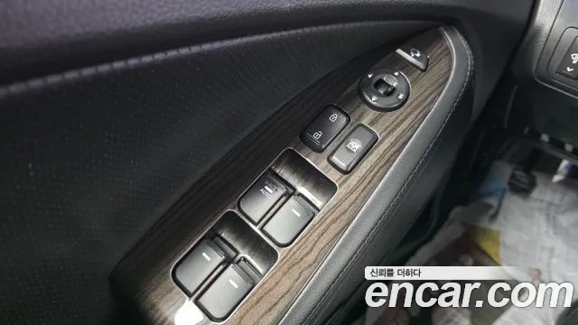 Kia K5 2011 thumb 12
