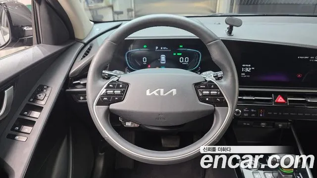 Kia Niro 2023 thumb 4