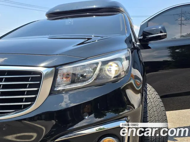 Kia Carnival 2017 thumb 5
