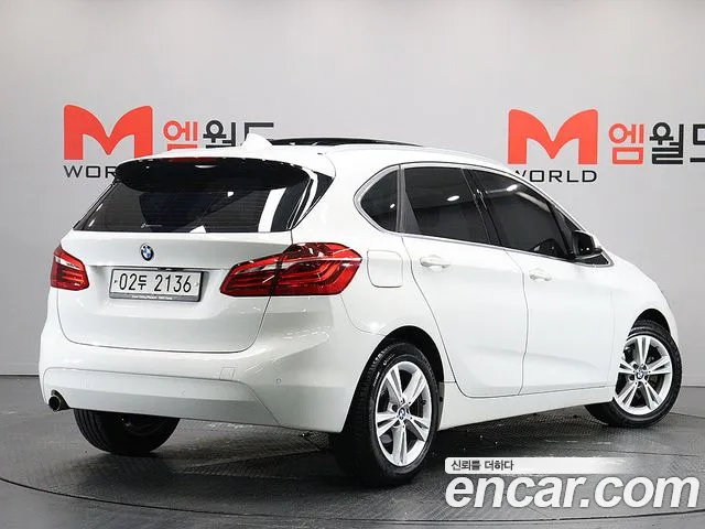 BMW 2 серии Active Tourer 2017 thumb 4