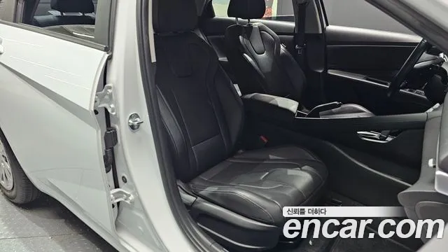 Hyundai Elantra 2021 thumb 3