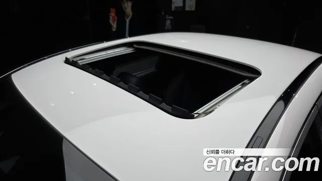 Mercedes-Benz E-Class 2022 thumb 12