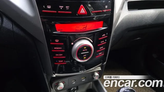 KGM Tivoli 2015 thumb 2