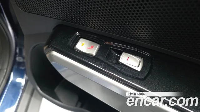 KGM Tivoli 2015 thumb 7