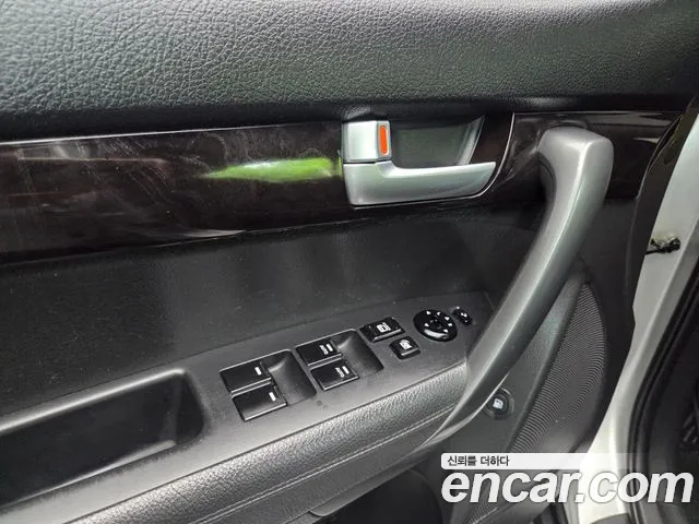 Kia Sorento 2012 thumb 11