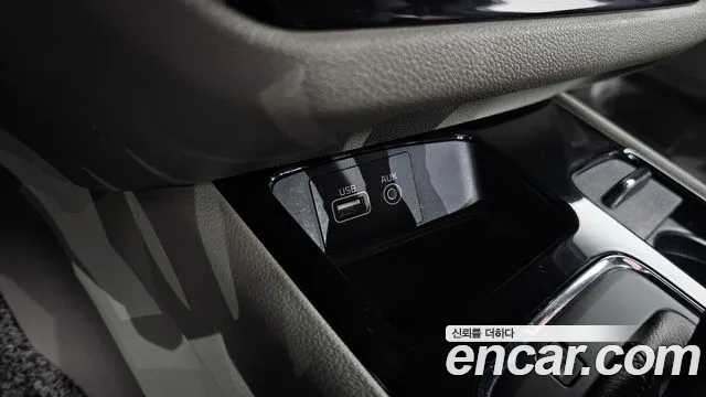 Kia Carnival 2017 thumb 9