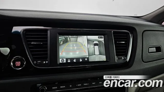 Kia Carnival 2017 thumb 3