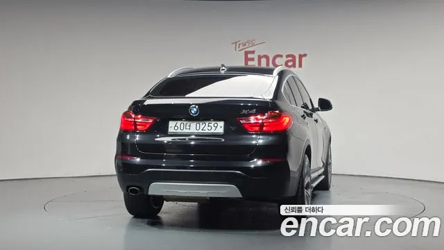 BMW X4 2015 thumb 4
