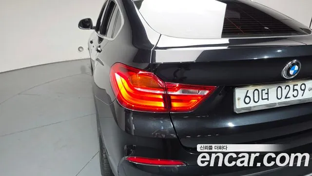 BMW X4 2015 thumb 9