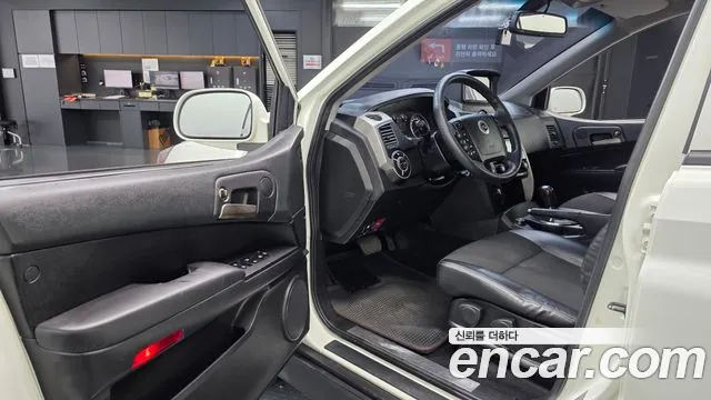 KGM Korando 2012 thumb 4