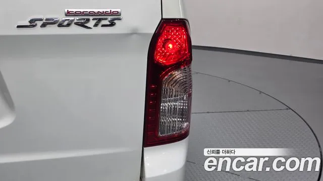KGM Korando 2012 thumb 8