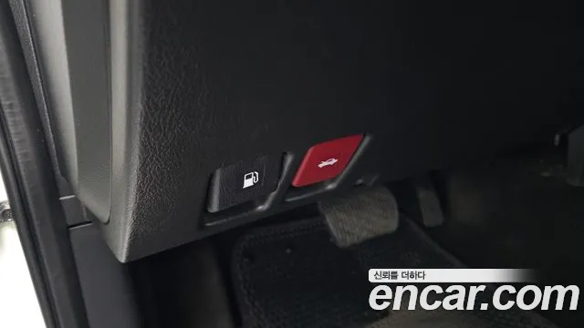 KGM Korando 2012 thumb 12