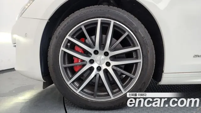 Maserati Ghibli 2018 thumb 8