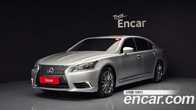 Lexus LS 2014 thumb 11