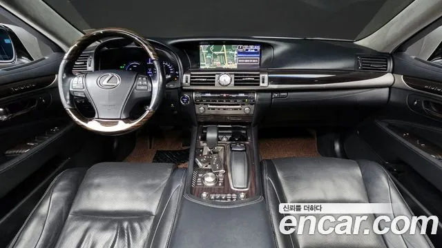 Lexus LS 2014 thumb 4