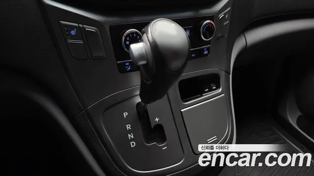 Hyundai Staria 2019 thumb 11