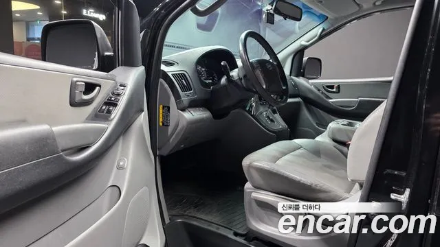 Hyundai Staria 2019 thumb 4