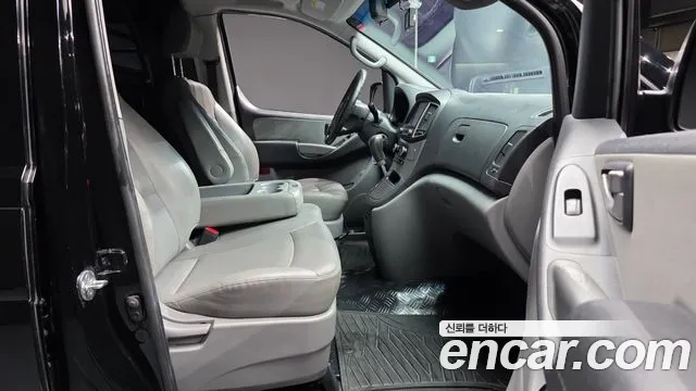 Hyundai Staria 2019 thumb 6