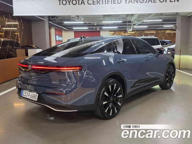 Toyota Crown Crossover 2025 thumb 7