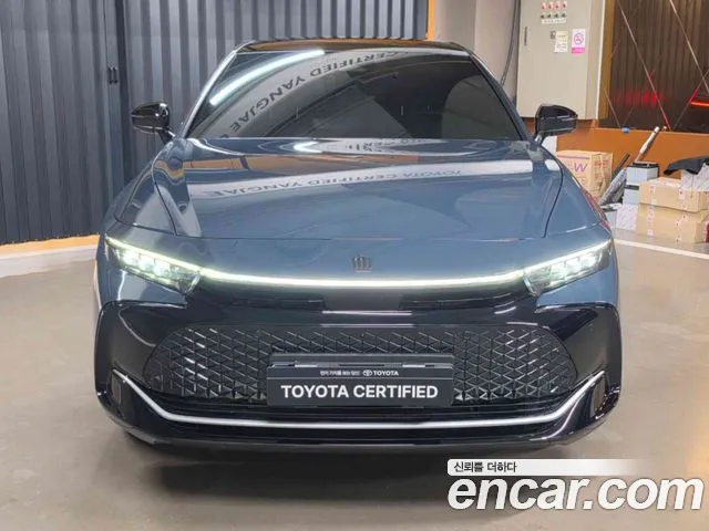 Toyota Crown Crossover 2025 thumb 9