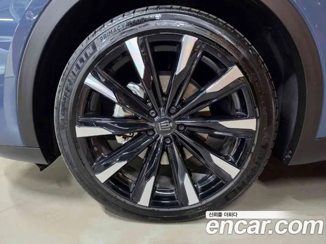 Toyota Crown Crossover 2025 thumb 5