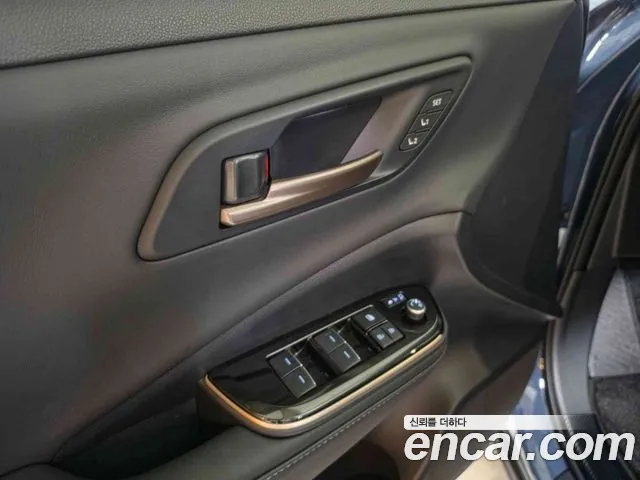 Toyota Crown Crossover 2025 thumb 8